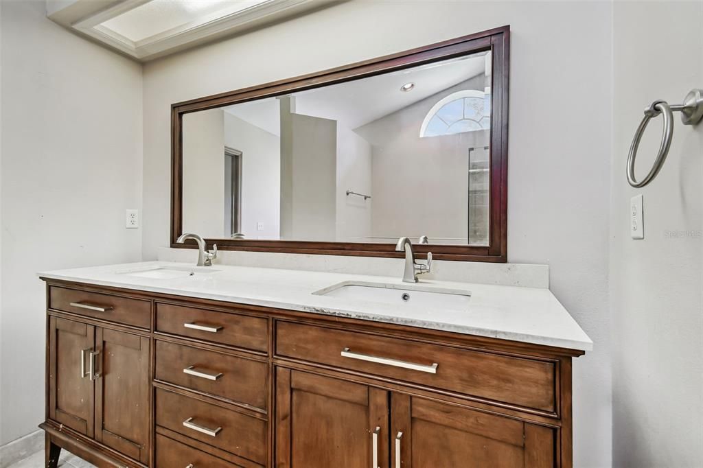 For Sale: $837,500 (5 beds, 3 baths, 2939 Square Feet)