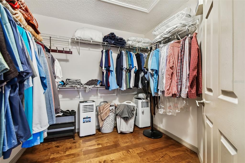 For Sale: $837,500 (5 beds, 3 baths, 2939 Square Feet)