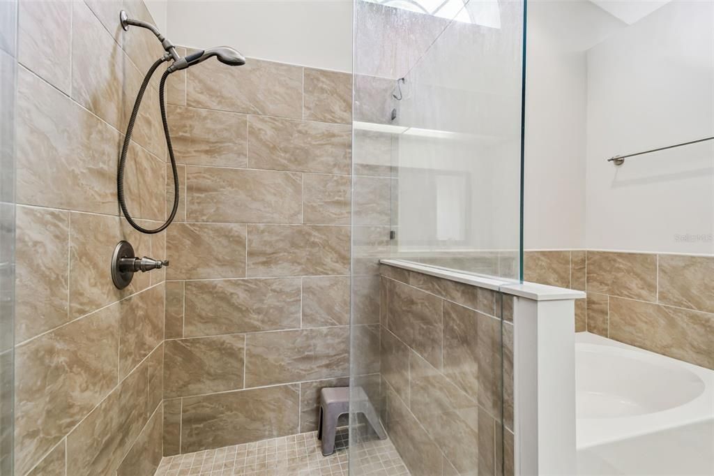 For Sale: $837,500 (5 beds, 3 baths, 2939 Square Feet)