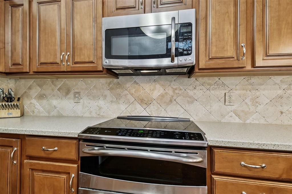 For Sale: $837,500 (5 beds, 3 baths, 2939 Square Feet)