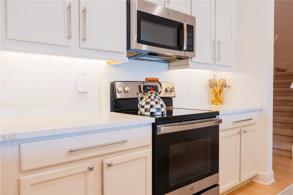 For Sale: $559,000 (5 beds, 3 baths, 2626 Square Feet)