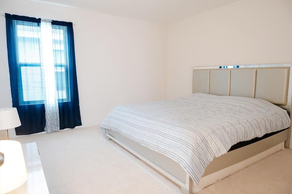 For Sale: $559,000 (5 beds, 3 baths, 2626 Square Feet)