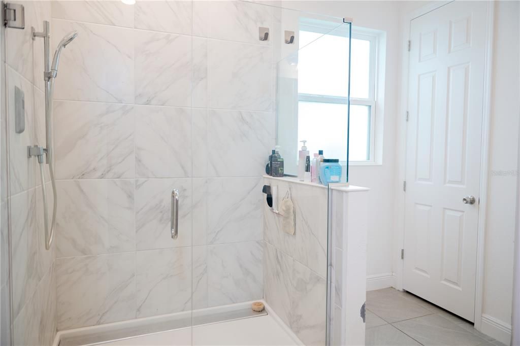 For Sale: $559,000 (5 beds, 3 baths, 2626 Square Feet)