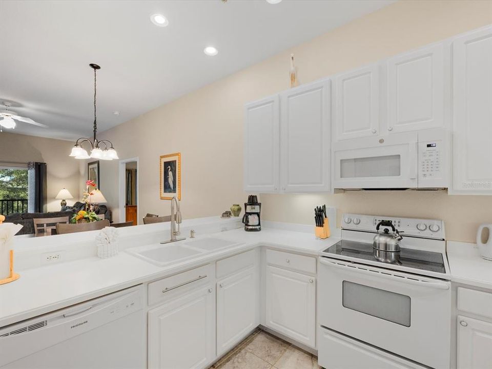 For Sale: $199,713 (3 beds, 2 baths, 1655 Square Feet)