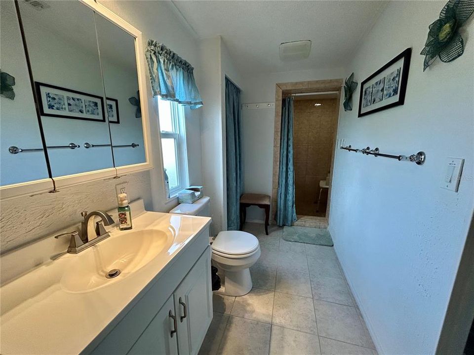For Rent: $1,375 (2 beds, 2 baths, 1345 Square Feet)