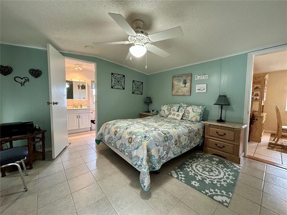 For Rent: $1,375 (2 beds, 2 baths, 1345 Square Feet)