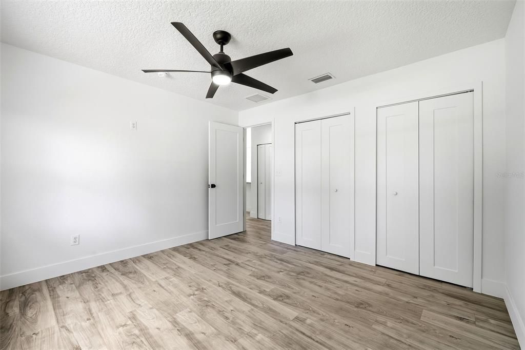 Active With Contract: $279,900 (2 beds, 2 baths, 1100 Square Feet)