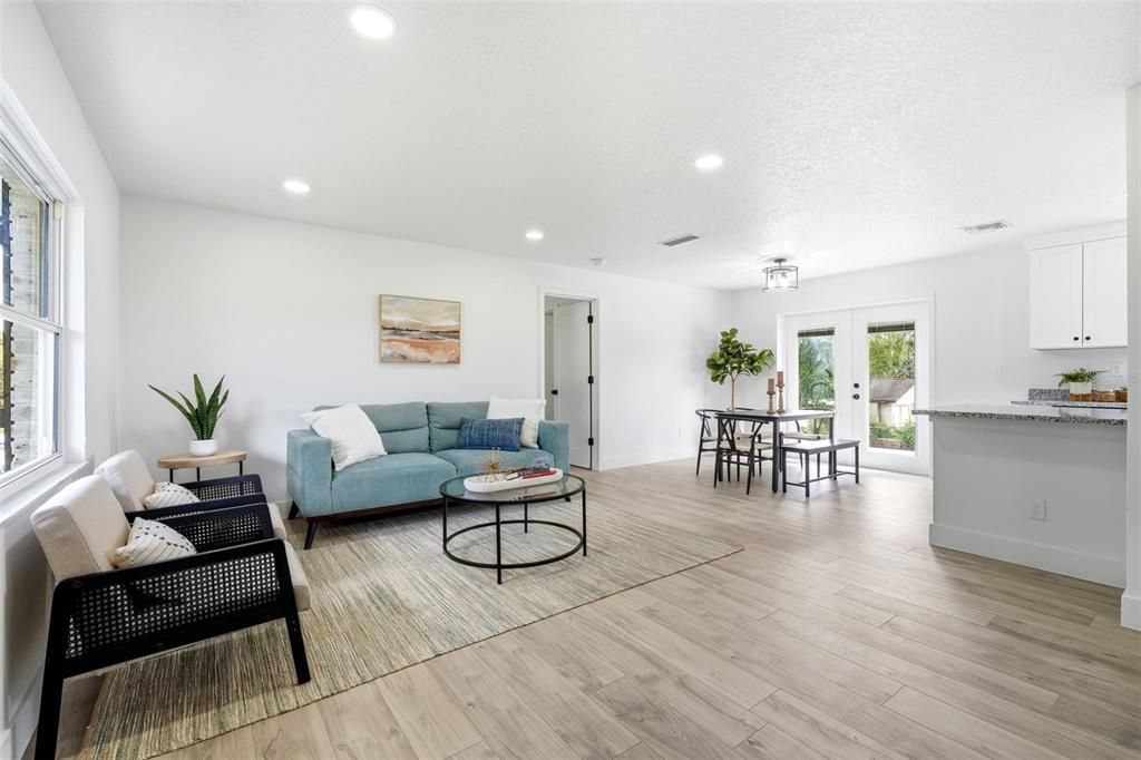 Active With Contract: $279,900 (2 beds, 2 baths, 1100 Square Feet)