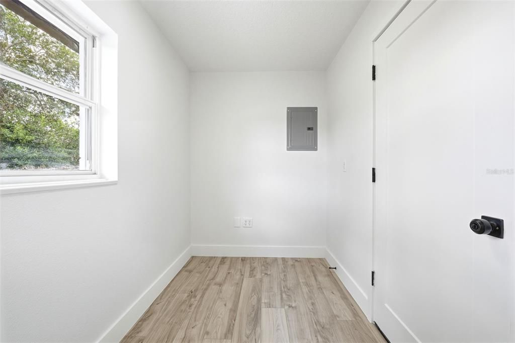 Active With Contract: $279,900 (2 beds, 2 baths, 1100 Square Feet)