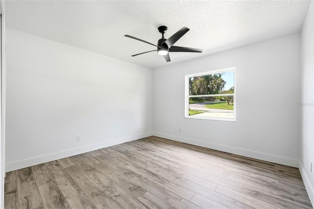 Active With Contract: $279,900 (2 beds, 2 baths, 1100 Square Feet)