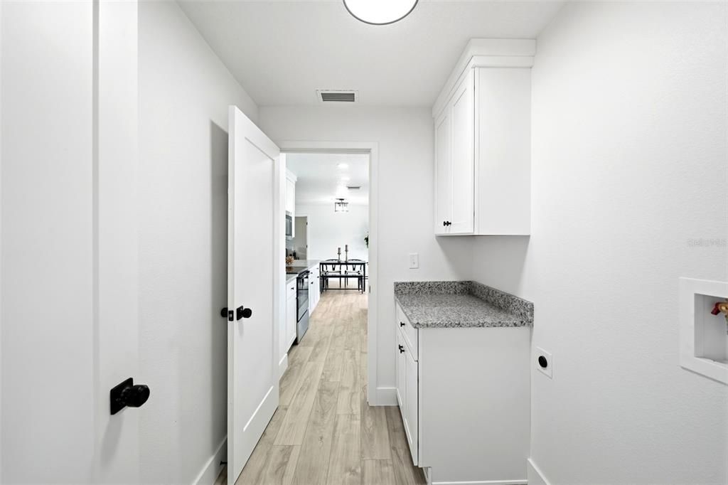 Active With Contract: $279,900 (2 beds, 2 baths, 1100 Square Feet)