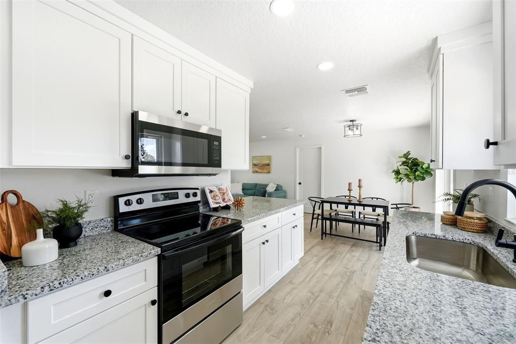 Active With Contract: $279,900 (2 beds, 2 baths, 1100 Square Feet)