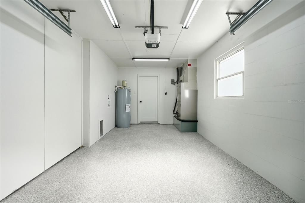 Active With Contract: $279,900 (2 beds, 2 baths, 1100 Square Feet)