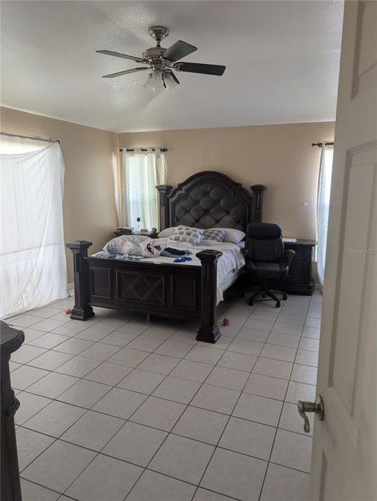 Active With Contract: $445,500 (4 beds, 3 baths, 2317 Square Feet)