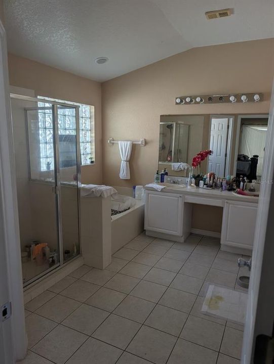 Active With Contract: $445,500 (4 beds, 3 baths, 2317 Square Feet)