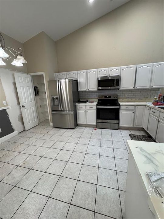 Active With Contract: $445,500 (4 beds, 3 baths, 2317 Square Feet)