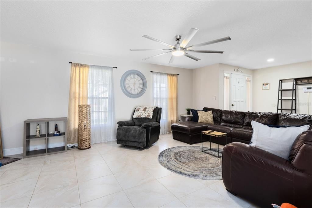 Active With Contract: $415,000 (4 beds, 2 baths, 1907 Square Feet)