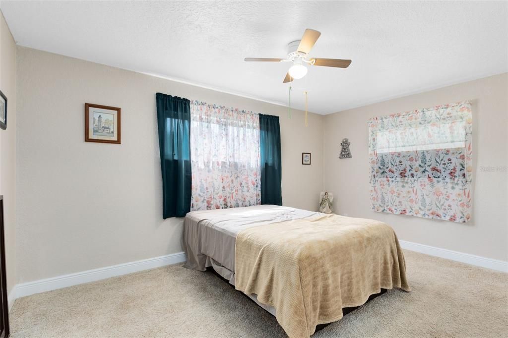 Active With Contract: $415,000 (4 beds, 2 baths, 1907 Square Feet)