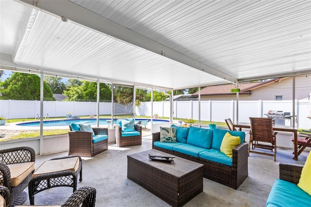 Active With Contract: $415,000 (4 beds, 2 baths, 1907 Square Feet)