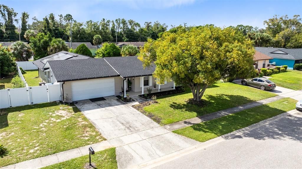 Active With Contract: $415,000 (4 beds, 2 baths, 1907 Square Feet)