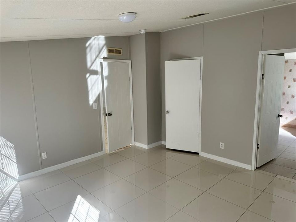 待售: $265,000 (4 贝兹, 2 浴室, 1473 平方英尺)