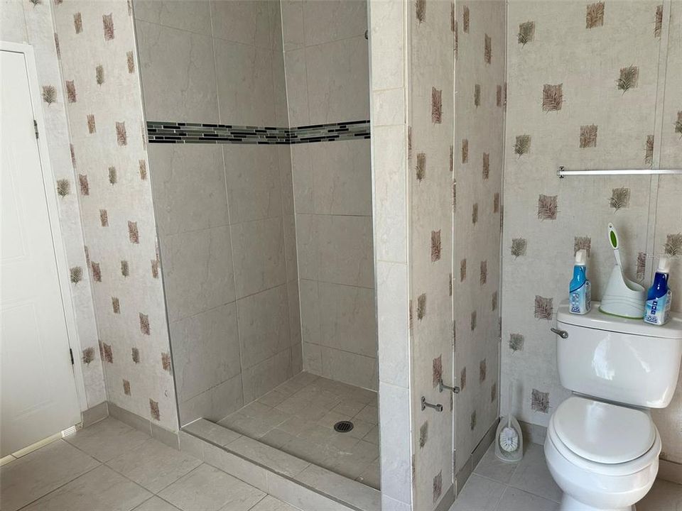 待售: $265,000 (4 贝兹, 2 浴室, 1473 平方英尺)