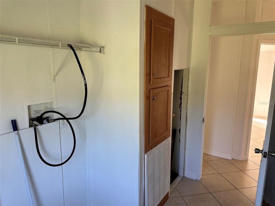 待售: $265,000 (4 贝兹, 2 浴室, 1473 平方英尺)