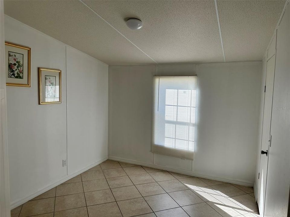 待售: $265,000 (4 贝兹, 2 浴室, 1473 平方英尺)