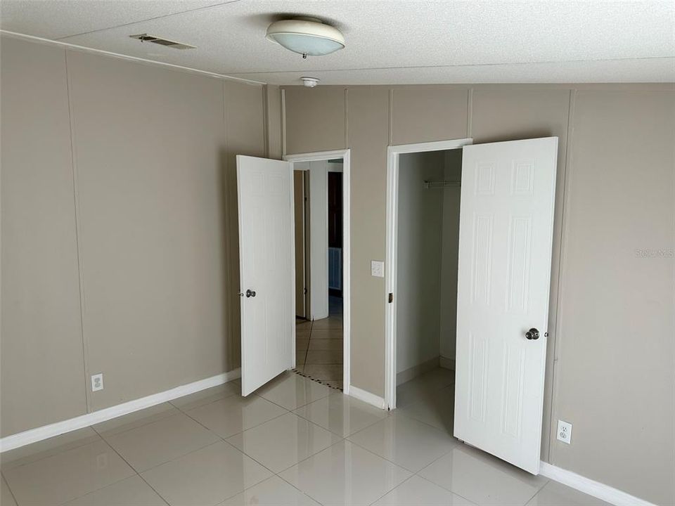 待售: $265,000 (4 贝兹, 2 浴室, 1473 平方英尺)