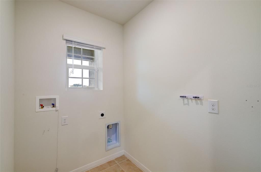 出租: $2,600 (3 贝兹, 2 浴室, 1612 平方英尺)