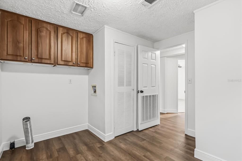 待售: $464,000 (3 贝兹, 2 浴室, 2006 平方英尺)