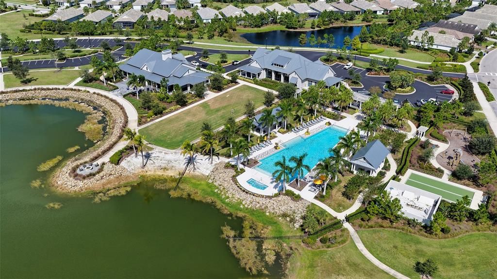 Под контрактом: $868,000 (3 спален, 2 ванн, 2281 Квадратных фут)