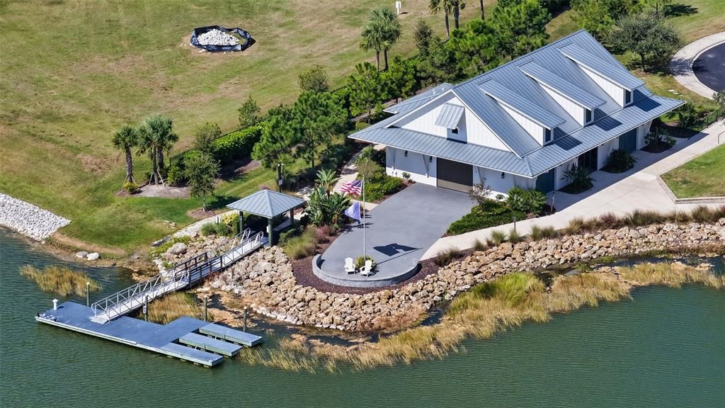 Под контрактом: $868,000 (3 спален, 2 ванн, 2281 Квадратных фут)