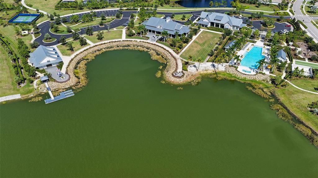 Под контрактом: $868,000 (3 спален, 2 ванн, 2281 Квадратных фут)