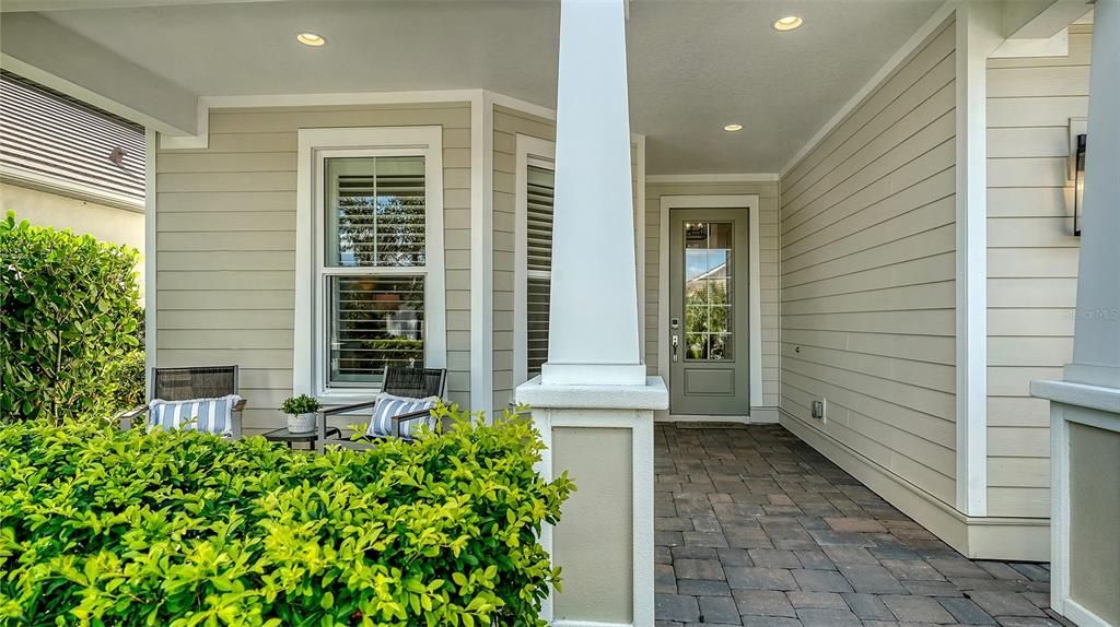 Под контрактом: $868,000 (3 спален, 2 ванн, 2281 Квадратных фут)