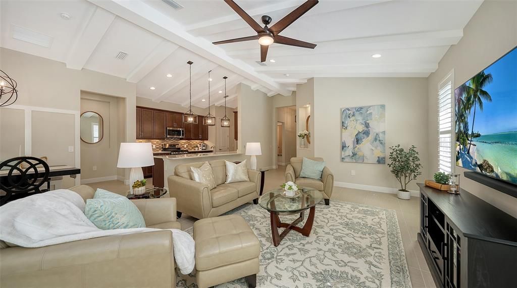 Под контрактом: $868,000 (3 спален, 2 ванн, 2281 Квадратных фут)