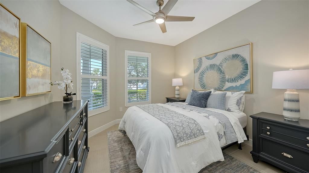 Под контрактом: $868,000 (3 спален, 2 ванн, 2281 Квадратных фут)