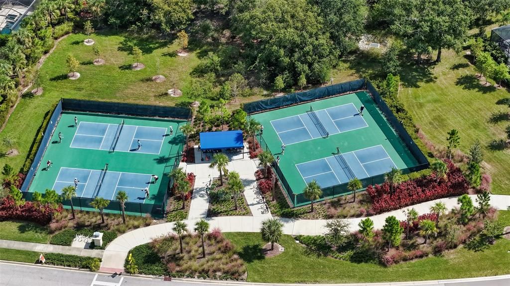 Под контрактом: $868,000 (3 спален, 2 ванн, 2281 Квадратных фут)