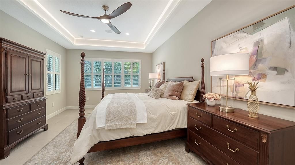 Под контрактом: $868,000 (3 спален, 2 ванн, 2281 Квадратных фут)