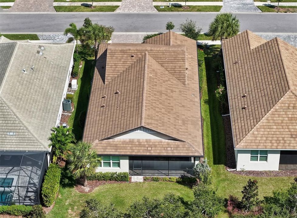 Под контрактом: $868,000 (3 спален, 2 ванн, 2281 Квадратных фут)