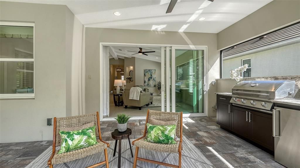 Под контрактом: $868,000 (3 спален, 2 ванн, 2281 Квадратных фут)