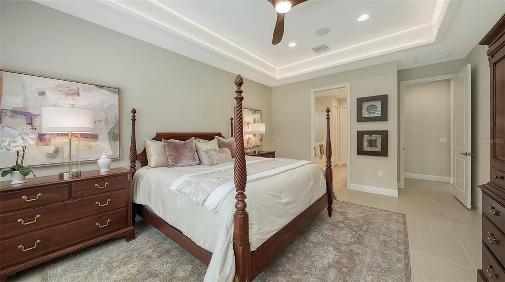 Под контрактом: $868,000 (3 спален, 2 ванн, 2281 Квадратных фут)