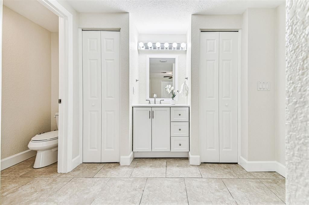 待售: $549,000 (5 贝兹, 3 浴室, 2412 平方英尺)