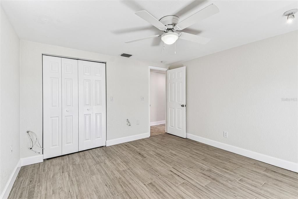 待售: $549,000 (5 贝兹, 3 浴室, 2412 平方英尺)