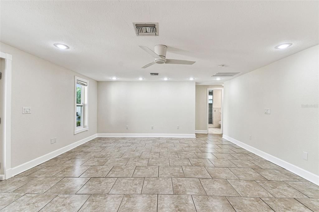 待售: $549,000 (5 贝兹, 3 浴室, 2412 平方英尺)