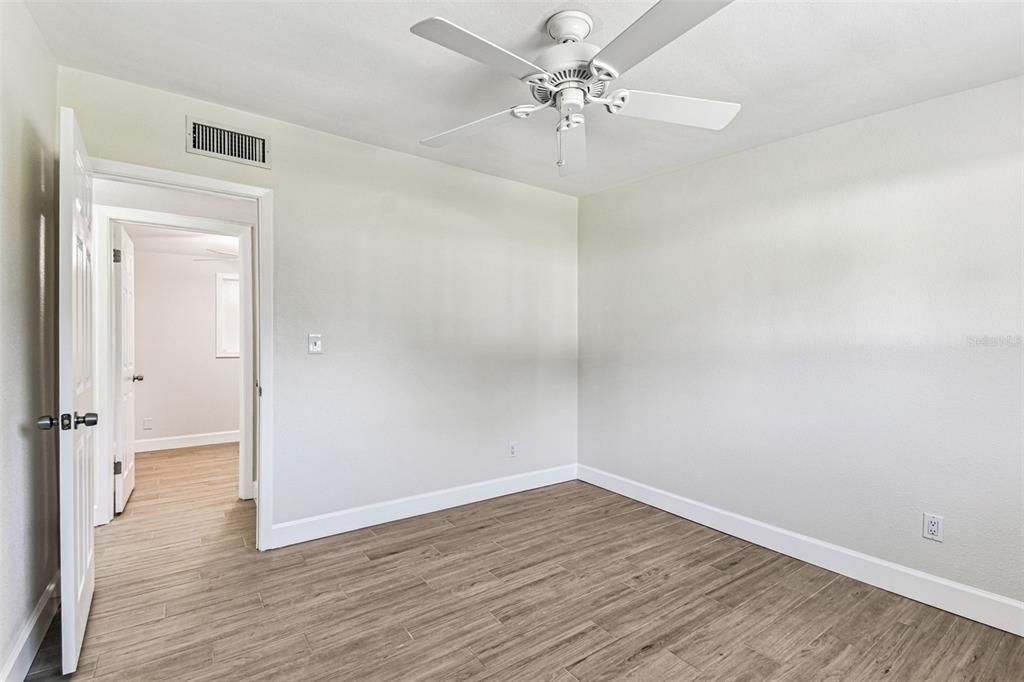 待售: $549,000 (5 贝兹, 3 浴室, 2412 平方英尺)