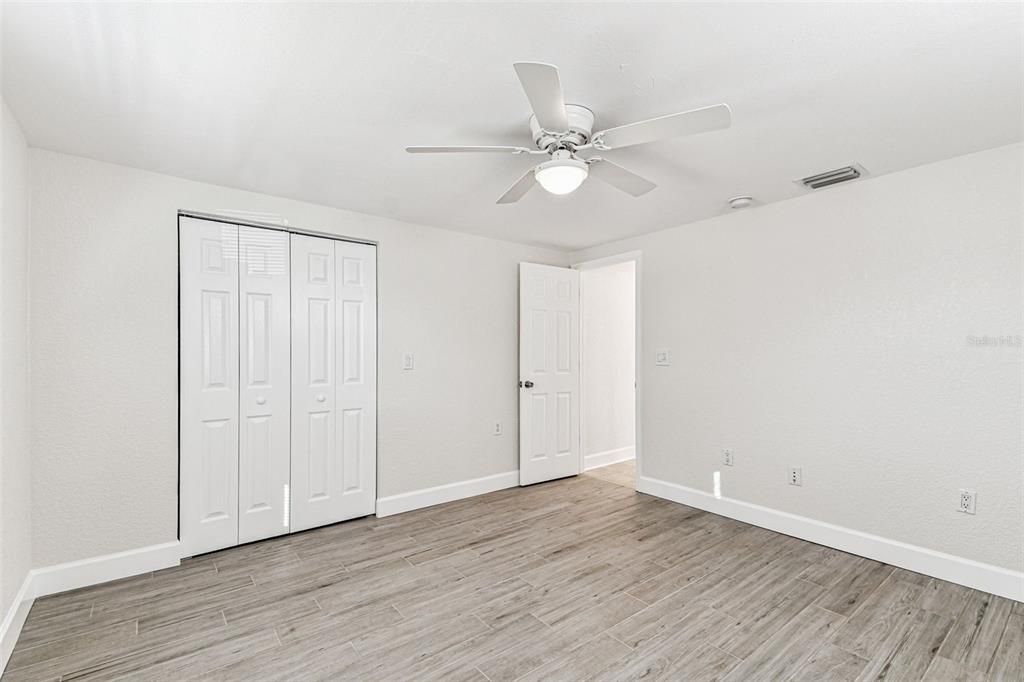 待售: $549,000 (5 贝兹, 3 浴室, 2412 平方英尺)