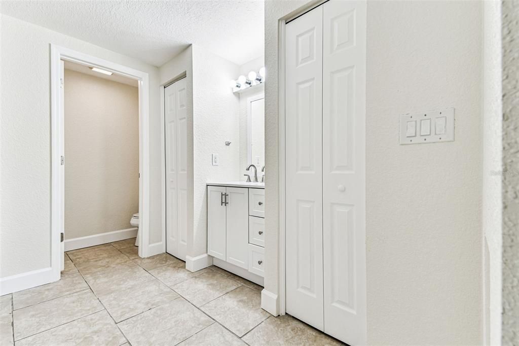 待售: $549,000 (5 贝兹, 3 浴室, 2412 平方英尺)