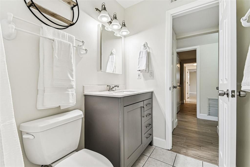 待售: $549,000 (5 贝兹, 3 浴室, 2412 平方英尺)