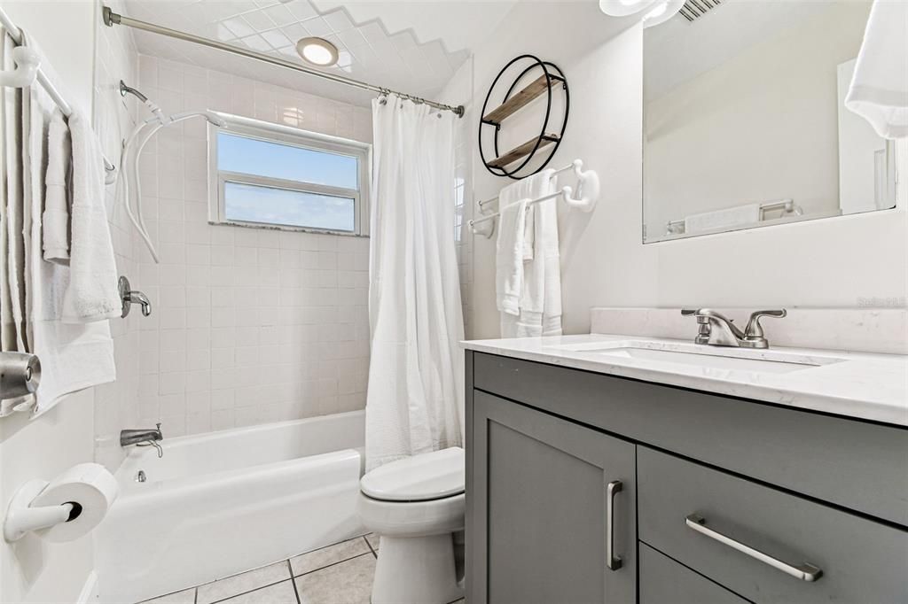 待售: $549,000 (5 贝兹, 3 浴室, 2412 平方英尺)